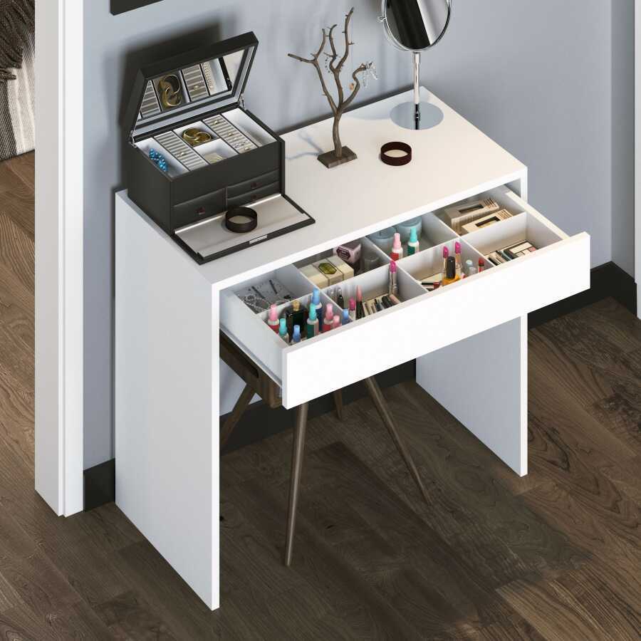 Make up desk